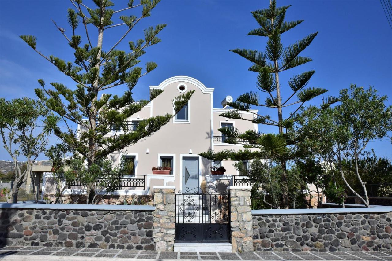 Villa Serene Kamári エクステリア 写真